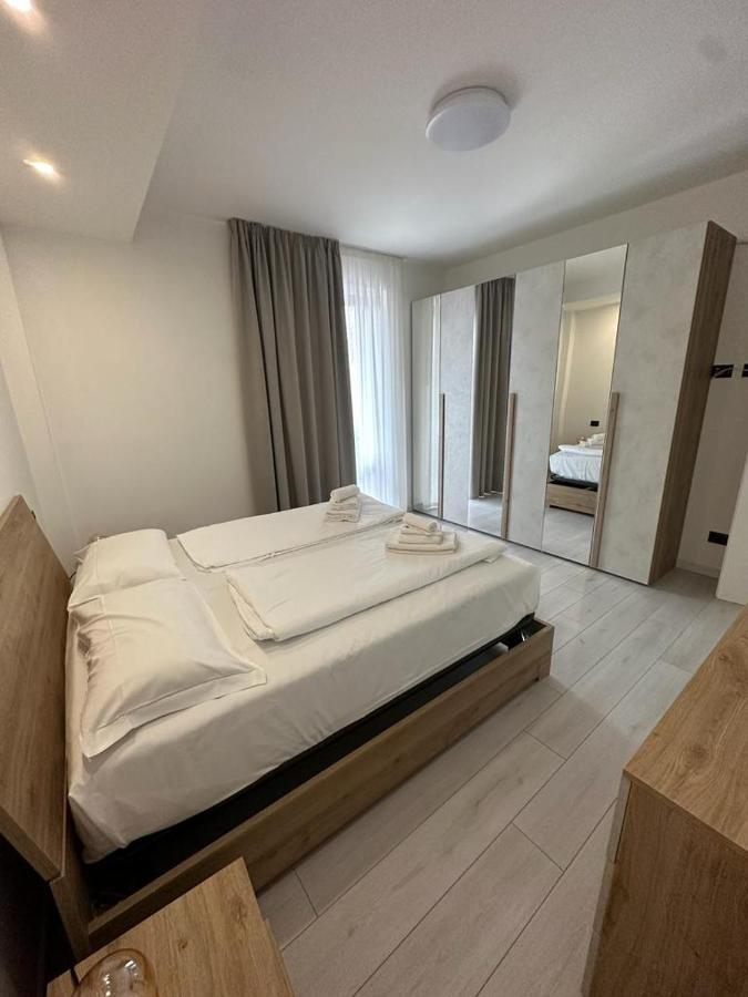 Cavour Apartment Center Bardolino Ngoại thất bức ảnh